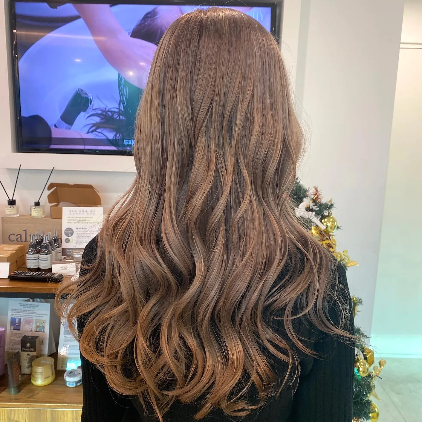 chic face-framing highlights Seoul - Style 1 at Korea Hair Salon Seoul