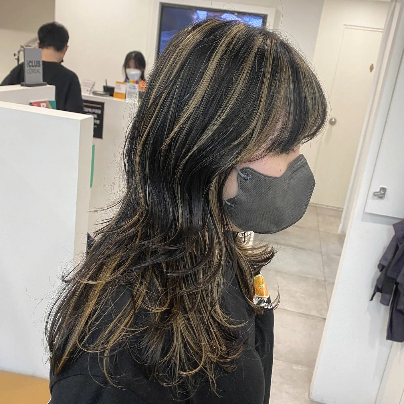 chic face-framing highlights Seoul - Style 9 at Korea Hair Salon Seoul