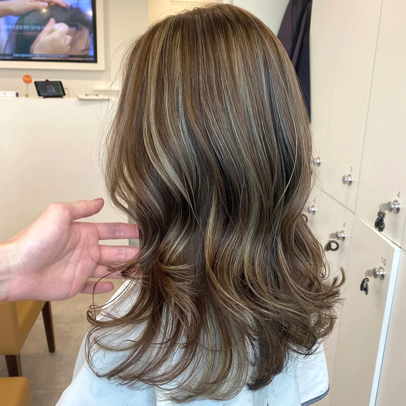 10 Wavy Layered Hair Styles Korea 2026 | Korea Hair Salon 10 Wavy Layered Hair Styles Korea 2026 | Korea Hair Salon