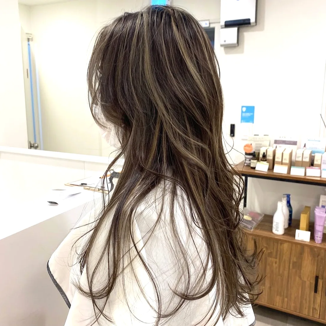 chic face-framing highlights 2026 - Style 1 at Korea Hair Salon Seoul