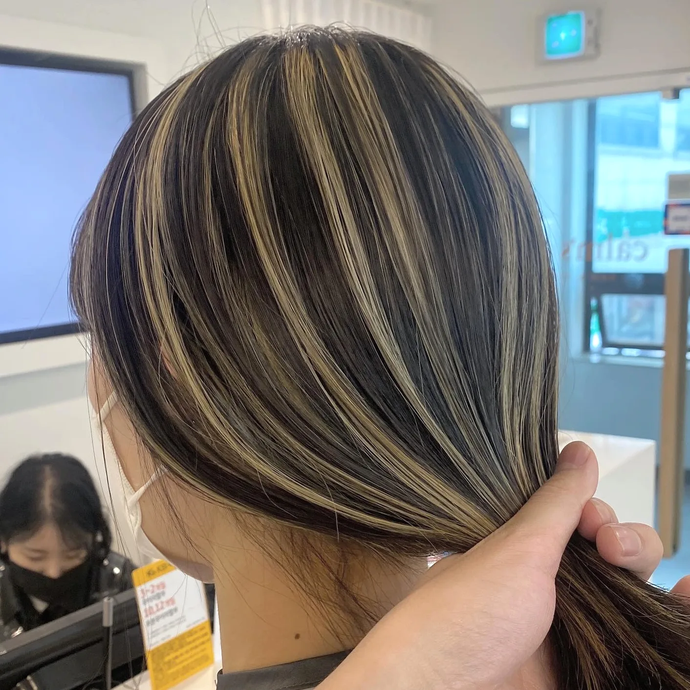 chic face-framing highlights 2026 - Style 5 at Korea Hair Salon Seoul