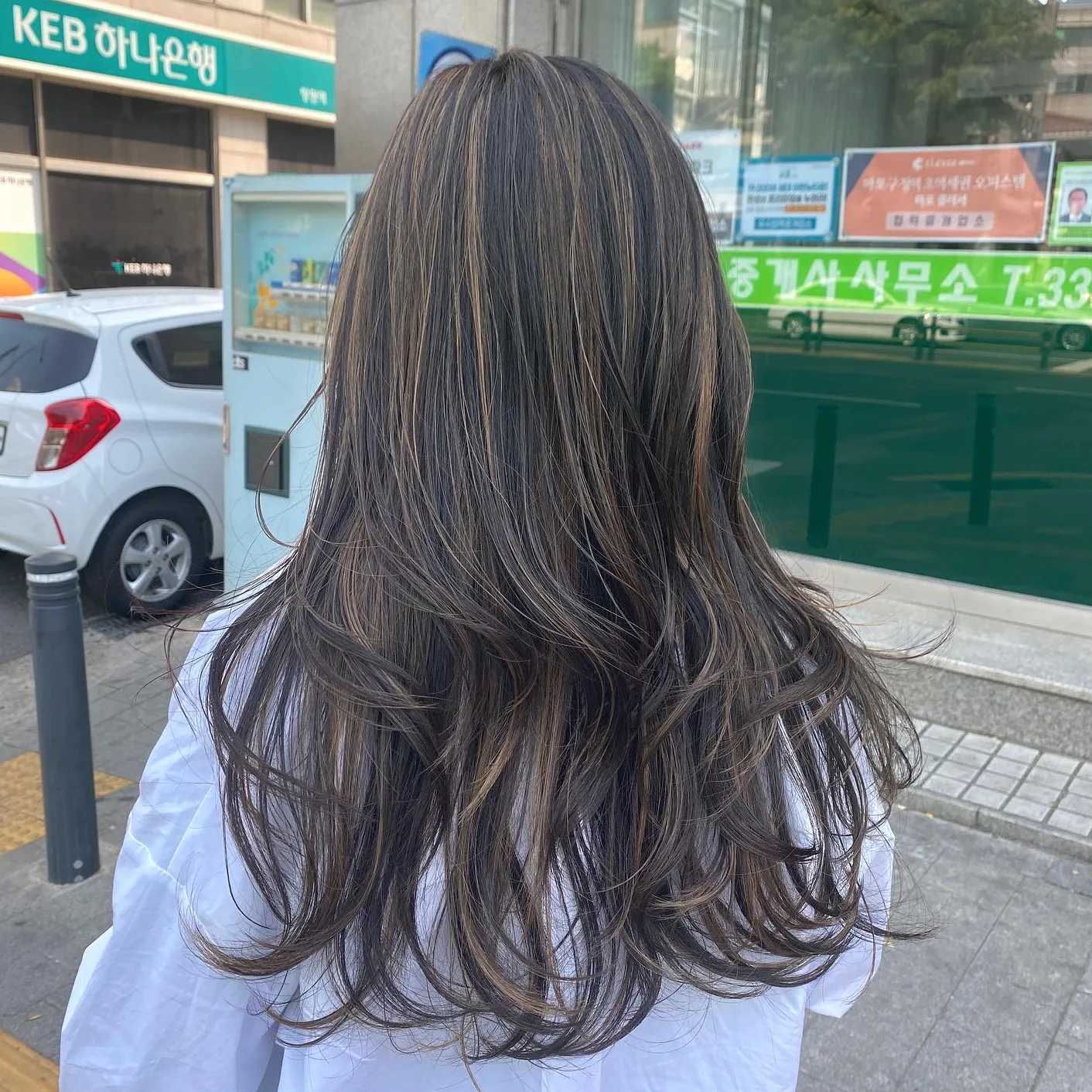 chic face-framing highlights 2026 - Style 7 at Korea Hair Salon Seoul