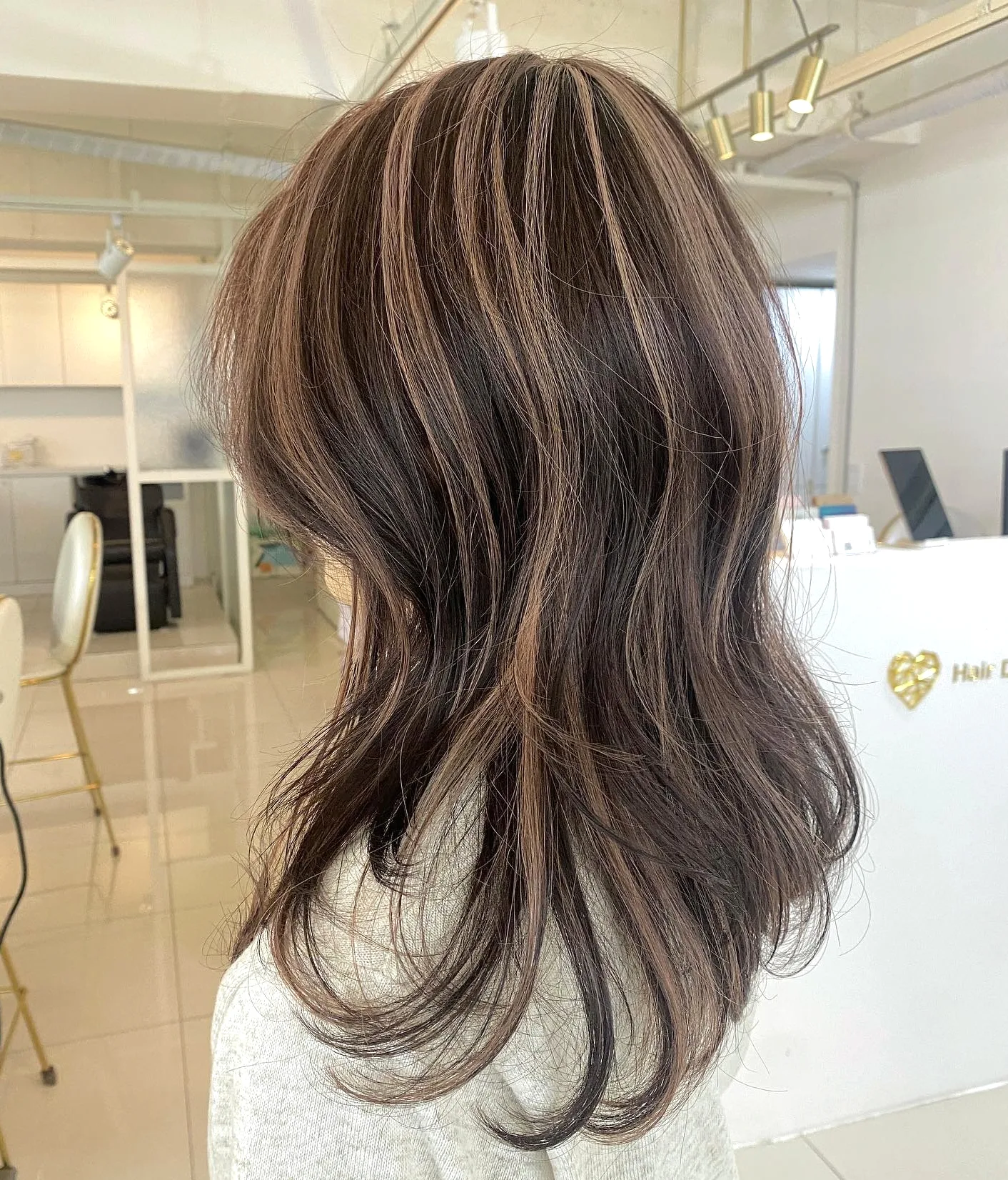 chic face-framing highlights 2026 - Style 8 at Korea Hair Salon Seoul